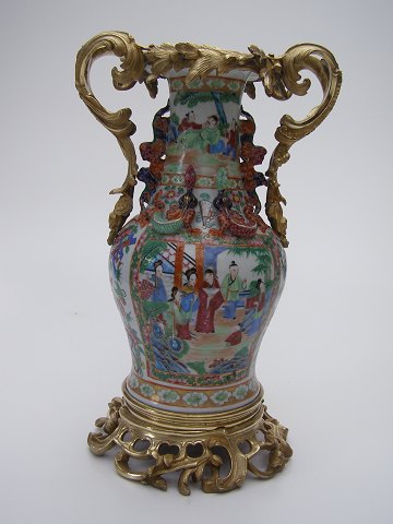 Varia Vase med Bronze
