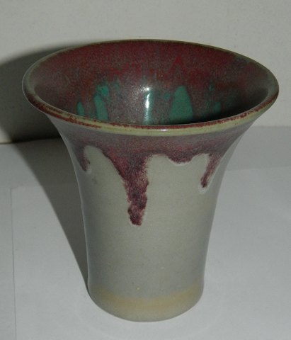Skønvirkestil: L. Hjorth vase i keramik af Hans Adolf Hjorth