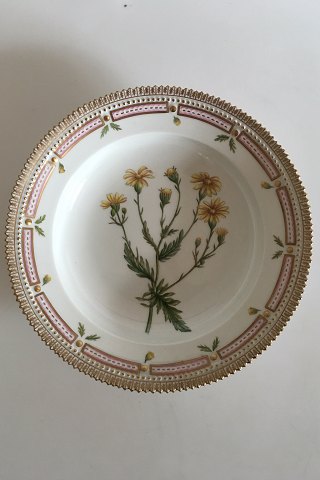 Royal Copenhagen Flora Danica deep Plate No 3546