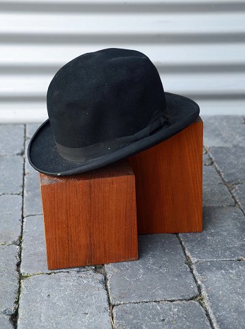 Sort Bowlerhat