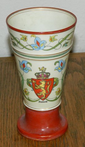 Crested vase from Porsgrund with Norwegian Royal Coat of Arms