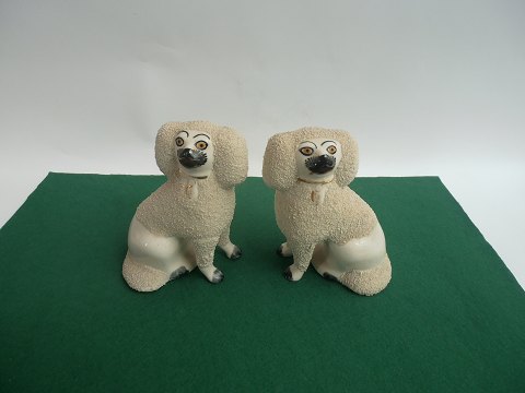 Set of dogs in porcelain, England approx. 1860.