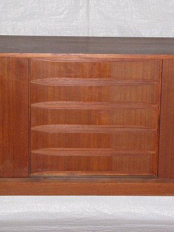 Low sideboard
Teak