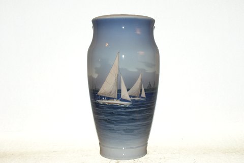 Royal Copenhagen stor vase med Sejlbåde