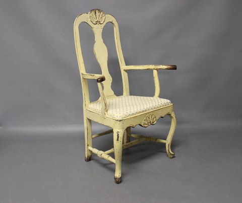Rococo chair in painted wood from Denmark around the year 1740.
5000m2 showroom.