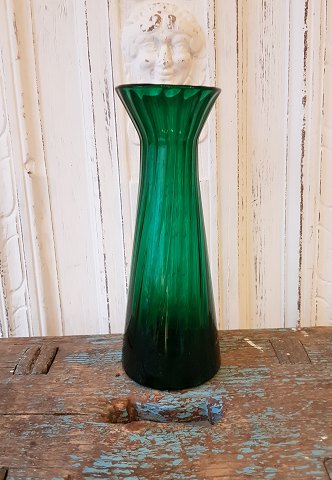 Emerald green hyacinth glass 21.5 cm.