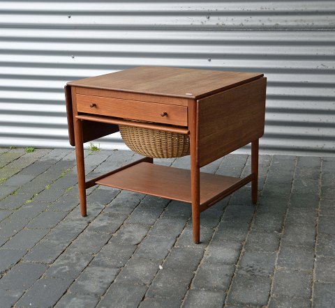 Teak sybord
designet af Wegner