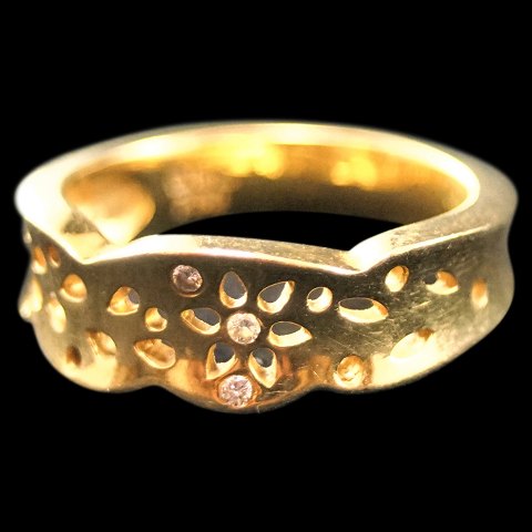Ole Lynggaard, Charlotte Lynggaard; Ring of 18k gold, with three diamonds