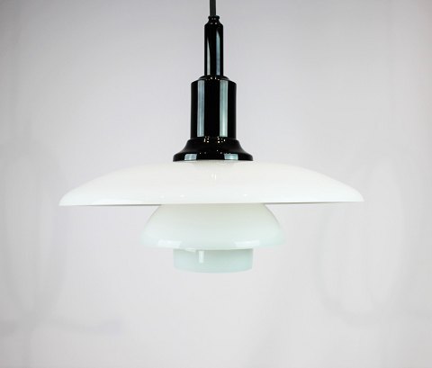 PH 2/3 pendant, black chromed, by Poul Henningsen and Louis Poulsen.
5000m2 showroom.
