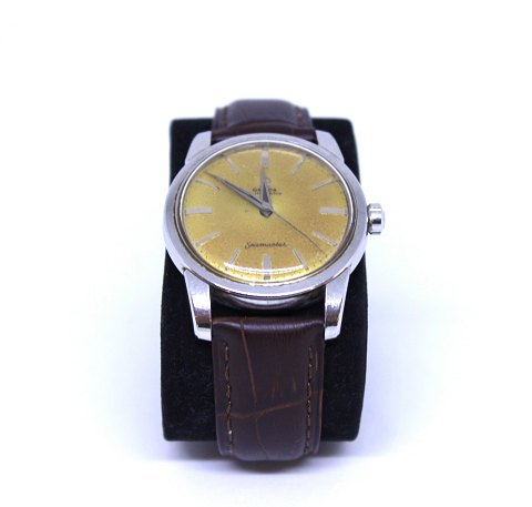 Vintage Omega automatic Seamaster wrist watch with Hirsch leather strap. 
5000m2 showroom.