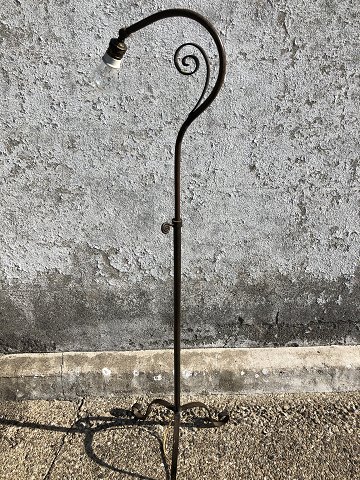 Older floor lamp
475DKK