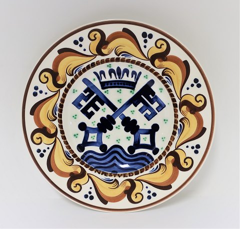 Harald Slott-Møller. Aluminia. Næstved byvåben. Diameter 25,5 cm. No. 273/352.