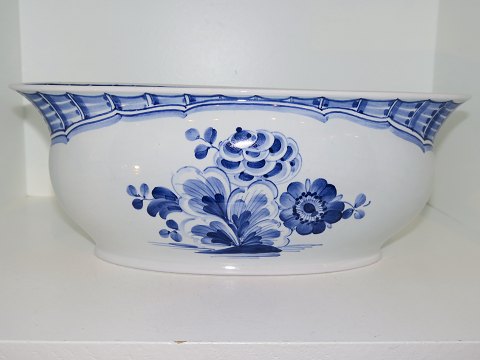 Tranquebar
Rare oblong jardiniere for flowers