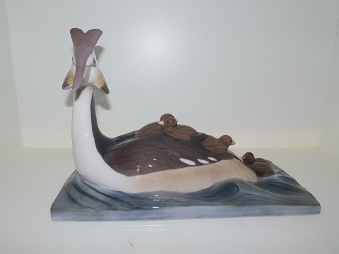 Large Bing & Grondahl figurine
Grebe with chicks