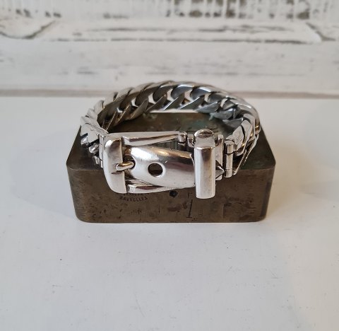 Antonio Fallaci vintage bracelet in silver. Armor chain with lock in the form of 
a belt buckle.
