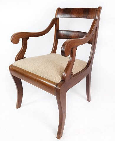 Sen empire armstol af mahogni og polstret med lyst stof, i flot antik stand fra 
1860erne.
5000m2 udstilling.
