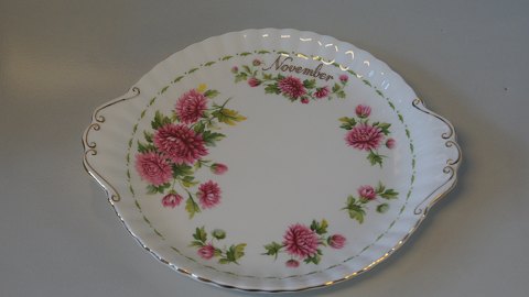 Fad med hank "Novenmber" Royal Albert Månedstel 
Engelsk Stel
Blomstermotiv :Chrysanthemum
SOLGT