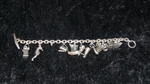 Elegant Bracelet in silver with charms
stamped ABK Sterling denmark
Measures 18.5 cm
SOLD