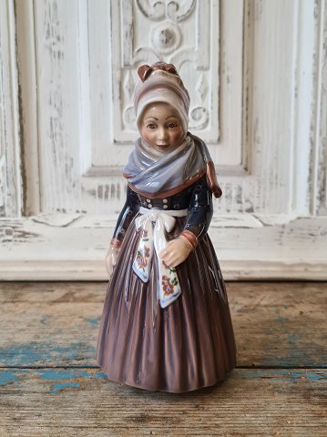 Dahl Jensen figure - Fanø girl no. 1165
