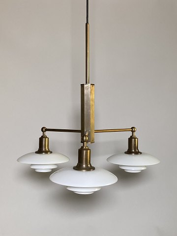 Poul Henningsen
2/1
Stammekrone
Burnished brass