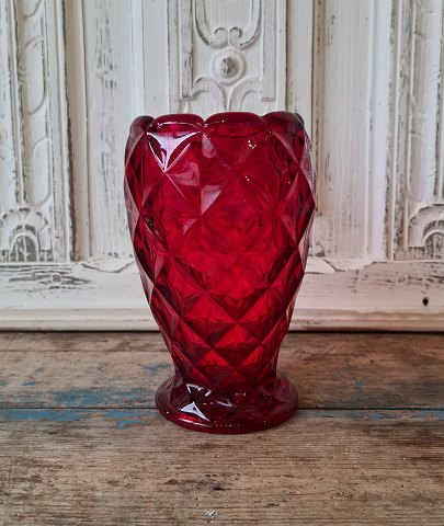 Flower glass in ruby red glass from Fyens Glasvork 1924