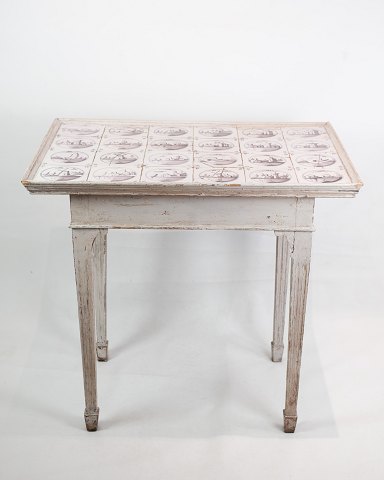 Louis seize flisebord i original grå malet farve med mangan farvet fliser med 
oprindelse fra Danmark fra år 1790
