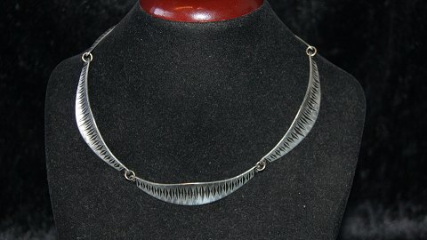 Elegant Necklace # 773
Silversmith Jørgen Jensen
(Georg Jensen Eldest Son)
Length 37 cm
Nice and well maintained condition