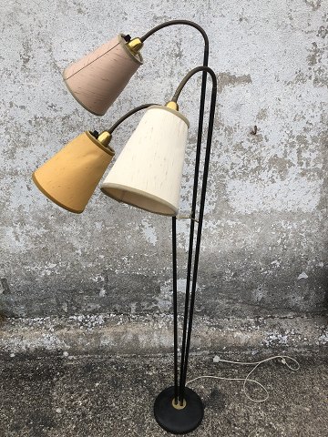 Three-armed floor lamp
DKK 975