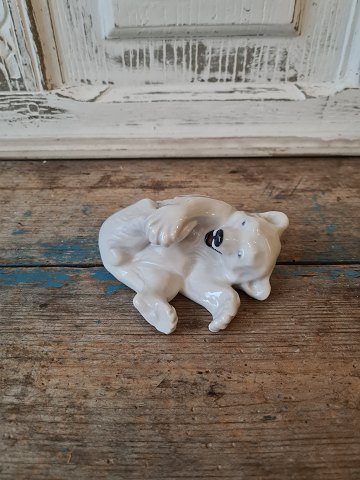 Royal Copenhagen figurine - polar bear cub No. 279