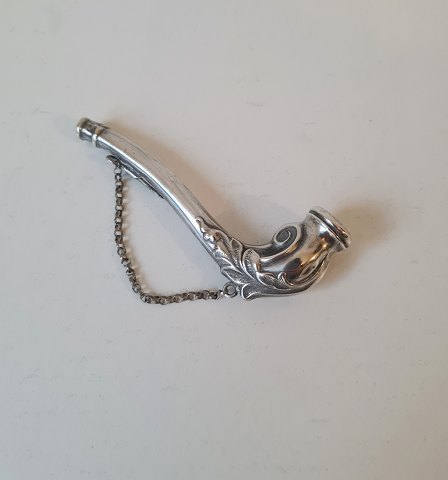 Cigarette holder in silver