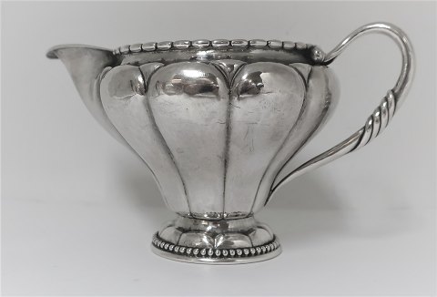 Georg Jensen. Sølv flødekande (830). Design Georg Jensen. Model 3. Produceret 
1919.