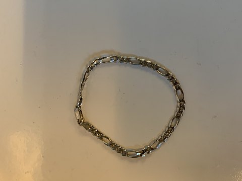 Silver bracelet
Stamped 925
Length 20 cm