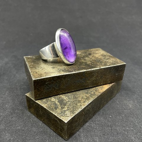 Ring med ametyst af N. E From