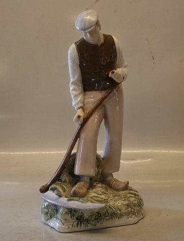 B&G Porcelain  B&G 2043 Farmer Boy with Schyte 25 cm, Axel Locher