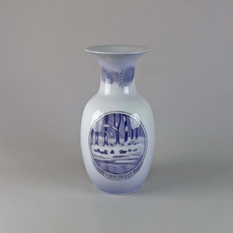 RC vase
Jul 1925