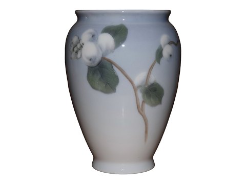 Bing & Grondahl, 
Small vase with snow berries