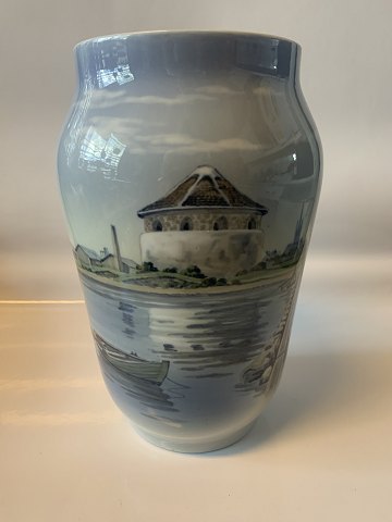 Royal Copenhagen vase 
Dek nr 2858/1217 med motiv af Krudttårnet i Frederikshavn