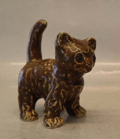 Knud Basse brun glaseret kat 14.5 x 13 cm