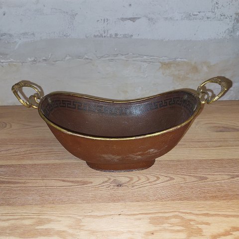 Bread tray in metal from the 19th century