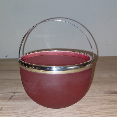 Sugar bowl In pink glass with silver plate mounting
