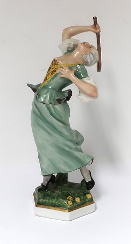 Bing & Grondahl. Lady with badminton racket. Figure 8031. Design: Tegner. Height 
17 cm. (1 quality)