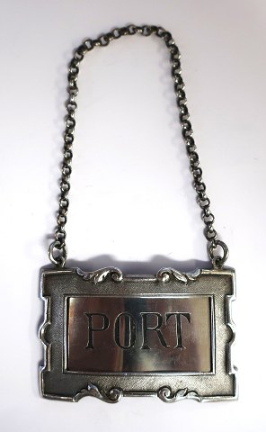 Silver wine label (830). Port. Width 5,5 cm.