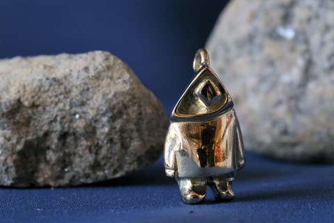 Vedhæng i 14 karat guld, formet som eskimo. Fra Thule-serien.