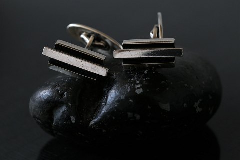 Beautiful cufflinks in sterling silver 925, with a nice, stylish pattern.