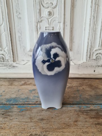 Royal Copenhagen Art Nouveau vase decorated with pansies no. 900/240