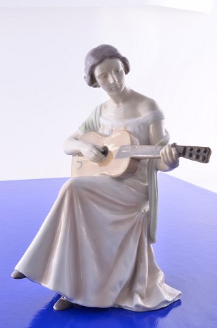 Bing & Grøndahl figur Dame med guitar 1684