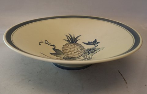 145-171 RC Large fruitbowl with pineaple and grapes 7.5 x 30 cm Matt Porcelain 
Aluminia