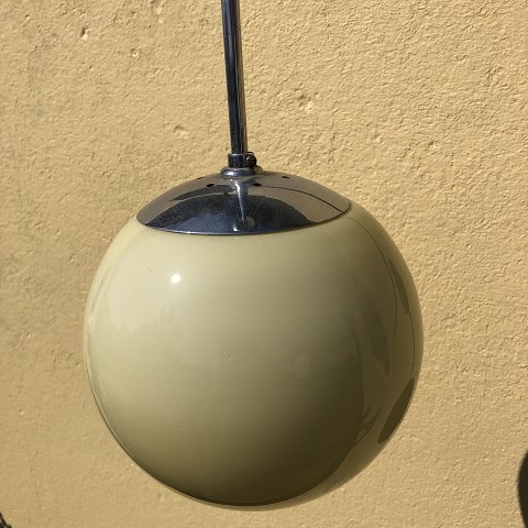 Glass lamp on metal rod
DKK 350