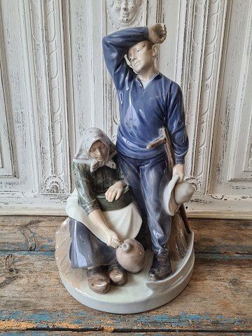 Royal Copenhagen figure - Harvest people no. 1352