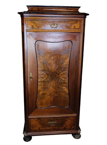 Tall Cabinet - Polished walnut - 1850s
Great condition

